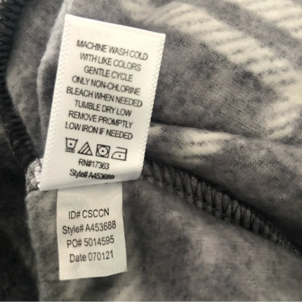 Koolaburra Ugg Brushed Fleece Top Sweater Plaid Size Small NWT